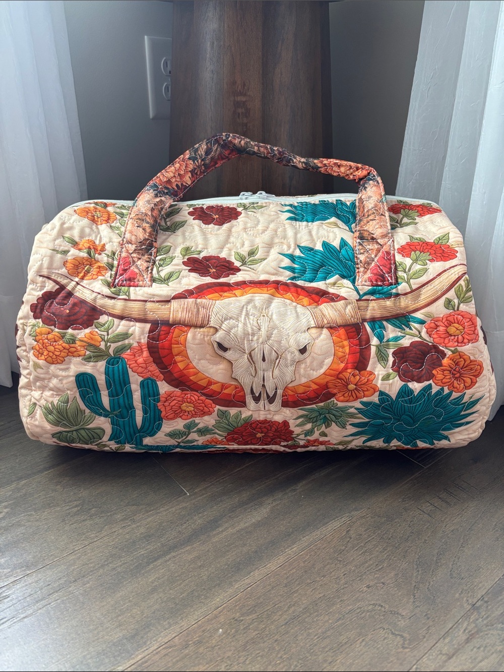 Calin Collection Quilited,Bull floral,light travel,zip top,packable,washable